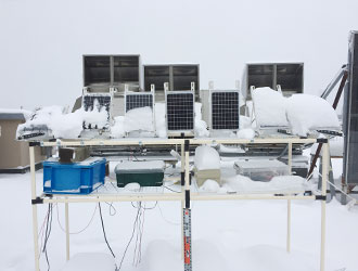 積雪中の太陽光発電実験